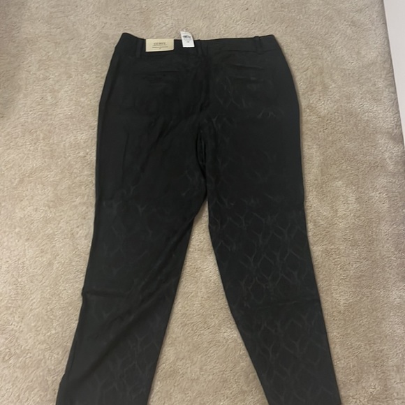 Ankle length pants with design - Picture 4 of 4